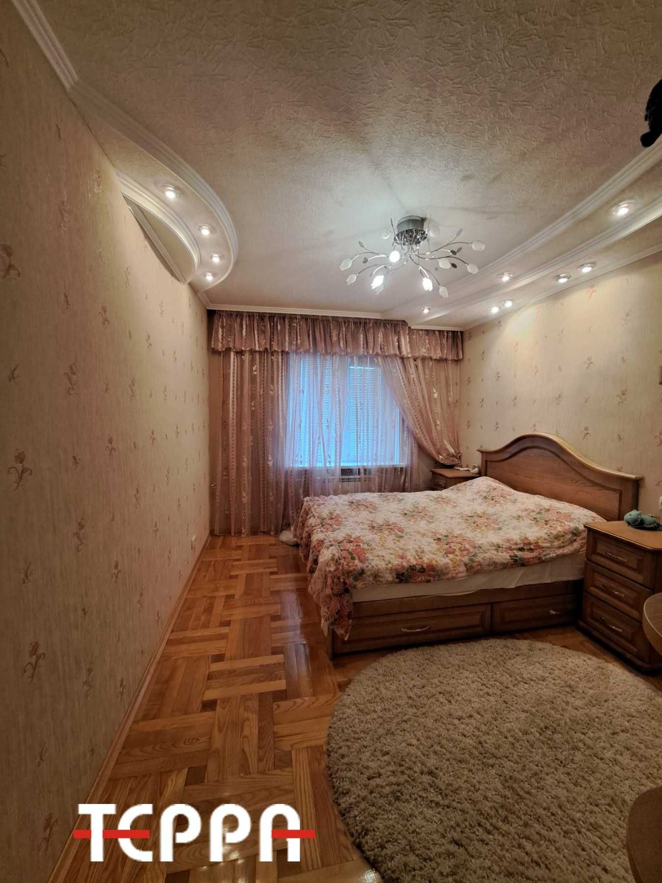 Продам 2-кімнатну квартиру на 3 Шевченківському, вул. Вороніна