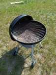 Grill ogrodowy z pokrywą