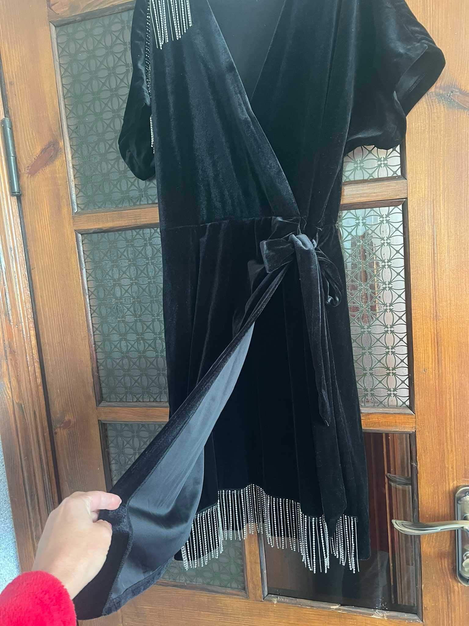 Продам елегантну сукню 48р