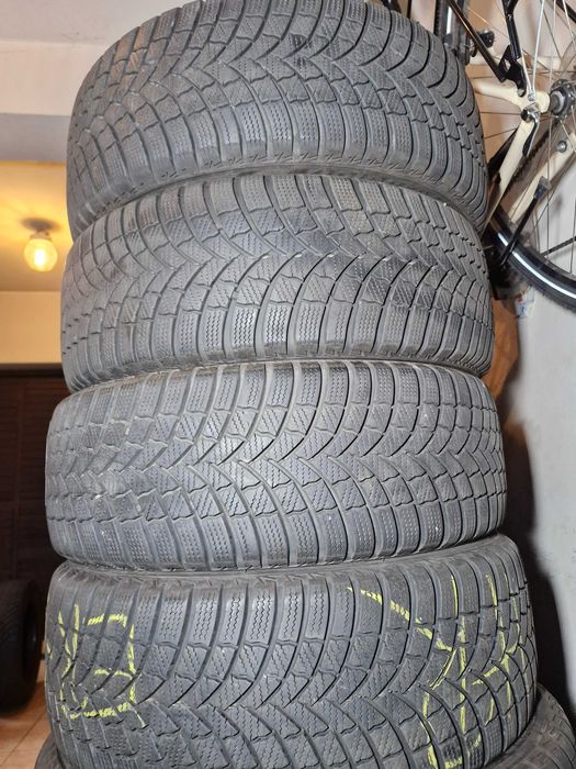 Komplet opon zimowych Bridgestone Blizzak LM001 EVO 205/55 R16