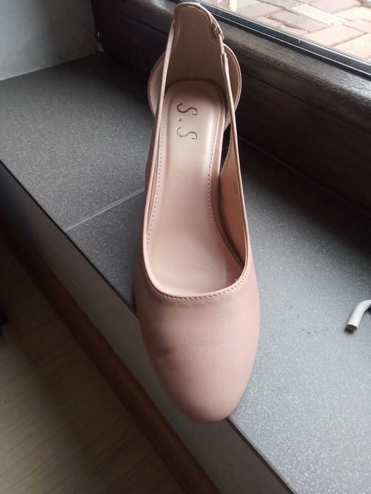 Buty 40 nowe nie noszone