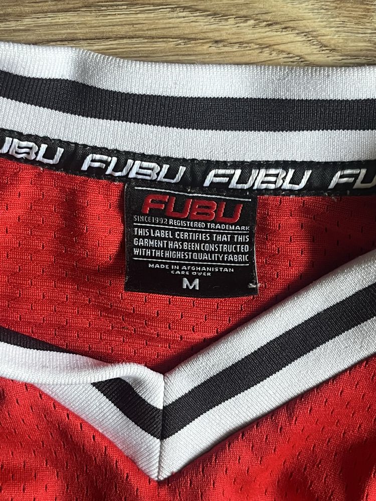 Czerwona koszulka Fubu x Streetwear, rozmiar M
