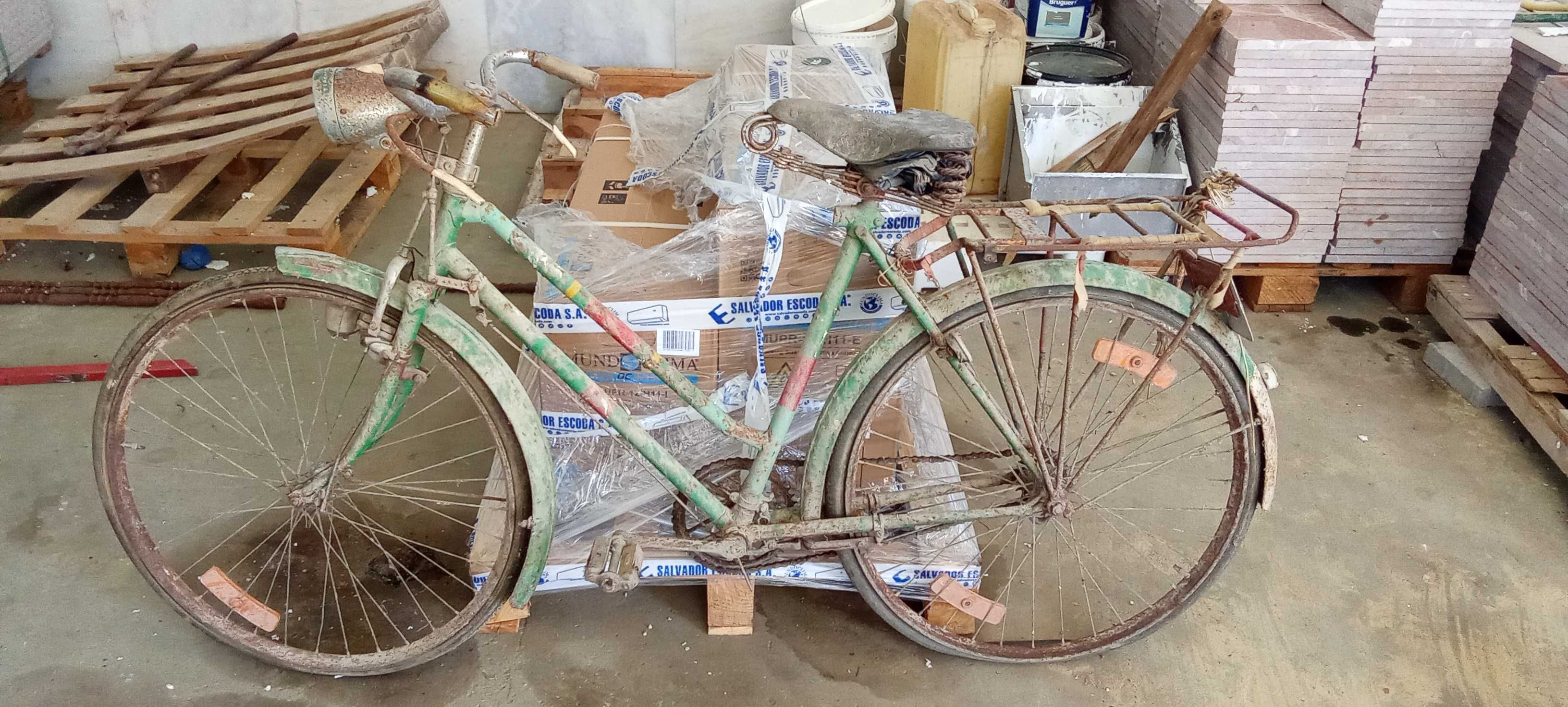 Vendo bicicleta antiga