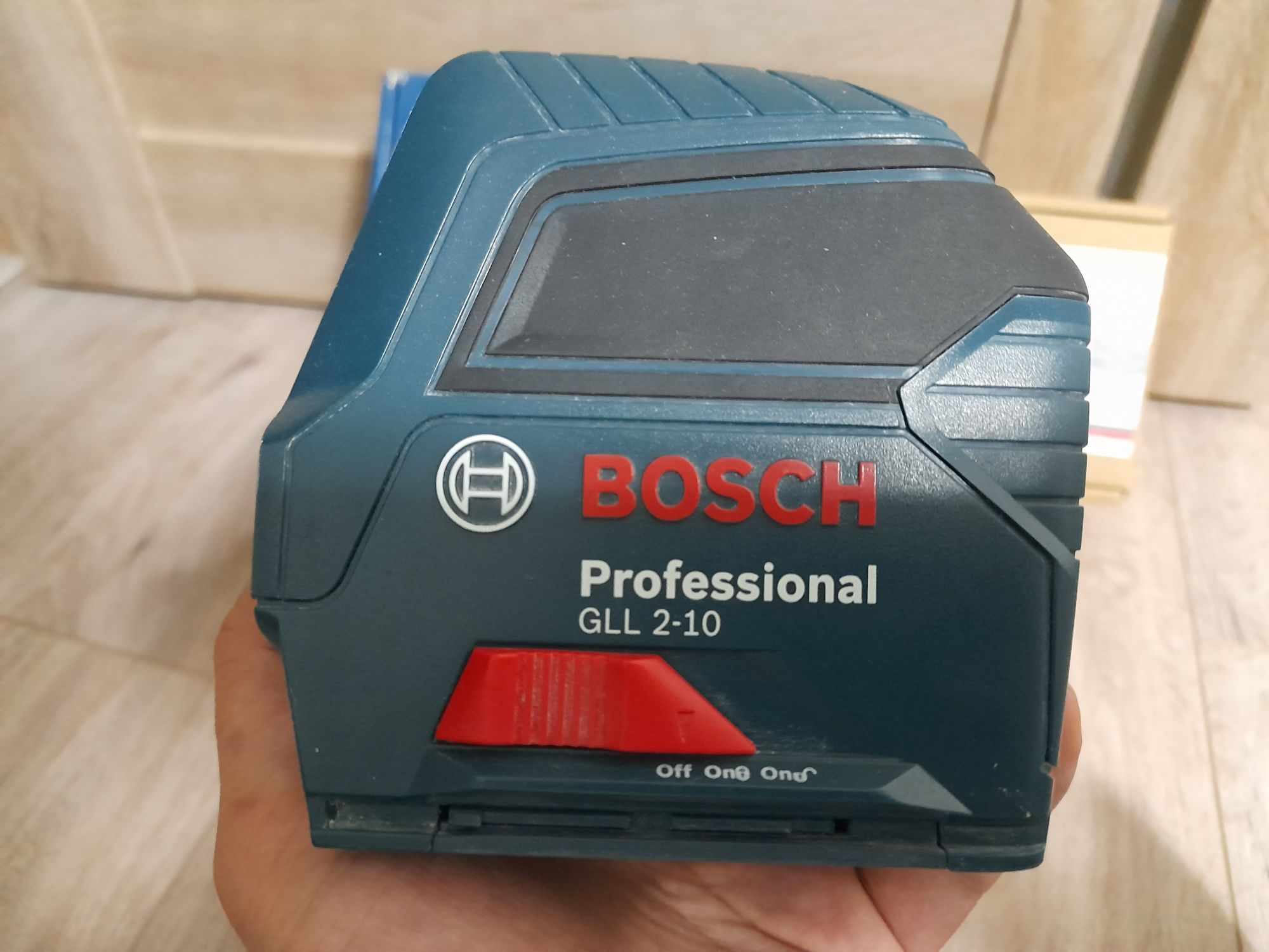 Лазерный нивелир Bosch Professional gll 2-10 с креплением