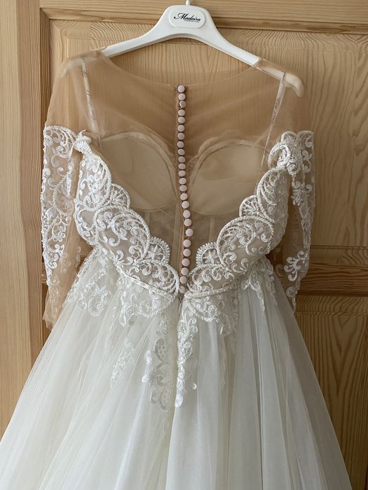 Весільна сукня (розмір М)