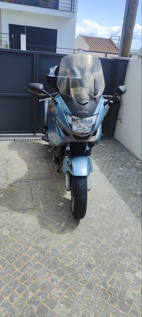 Honda Deauville NT700 - ABS - 17850 kms