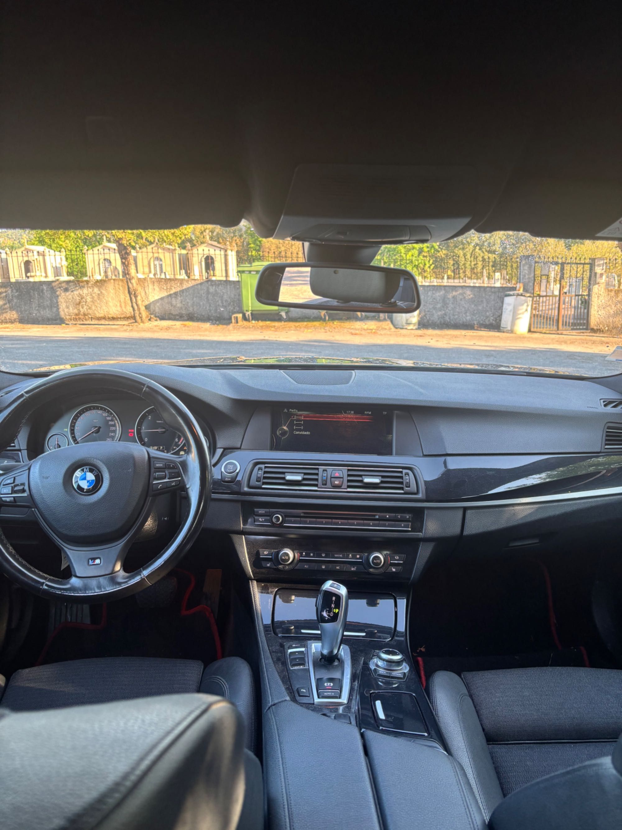 Bmw 520 D PACK M                   Possibilidade de financiamento