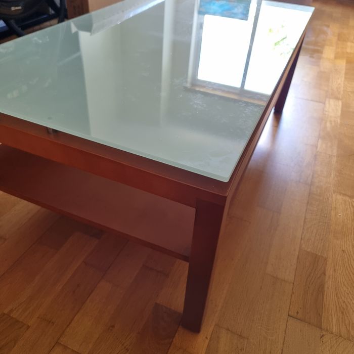 Mesa de centro em cerejeira