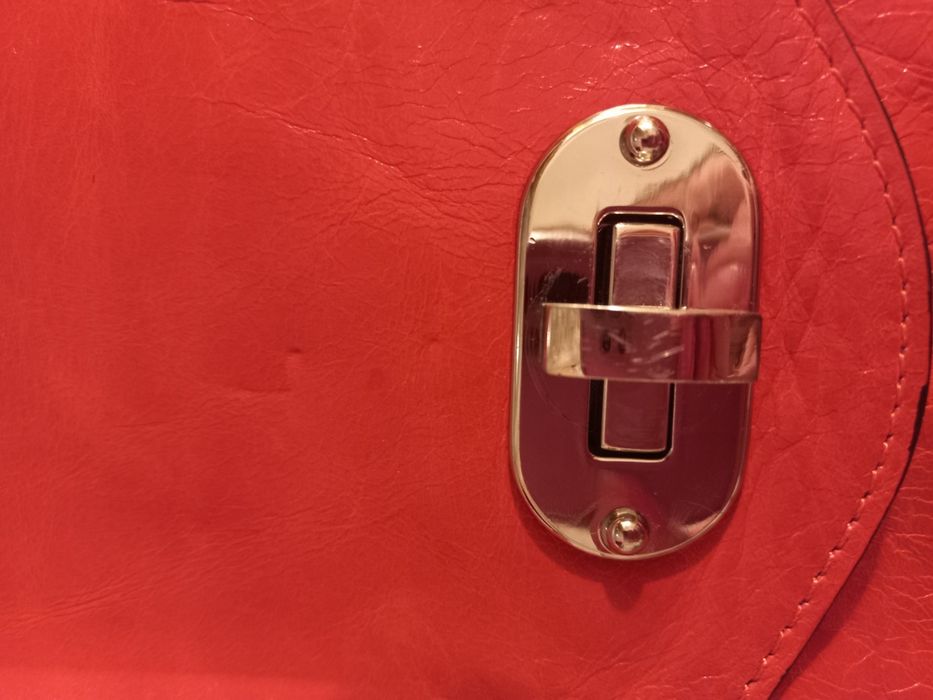 Кожаный клатч в очень хорошем состоянии