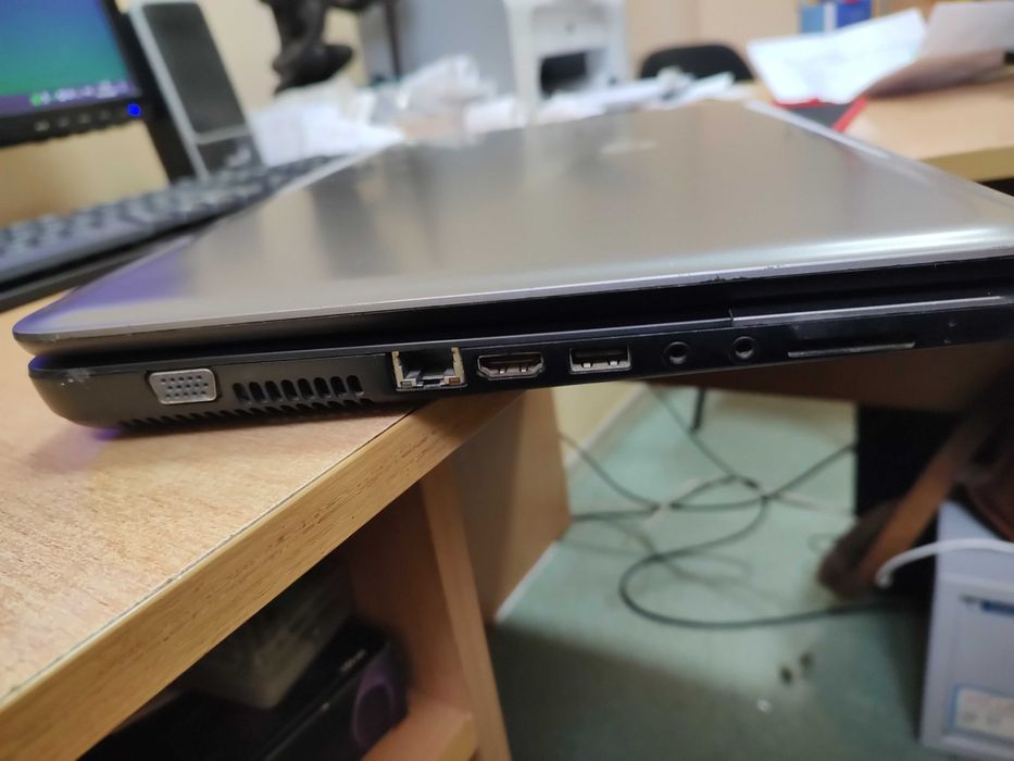 Ноутбук HP 650 з новим акомулятором.