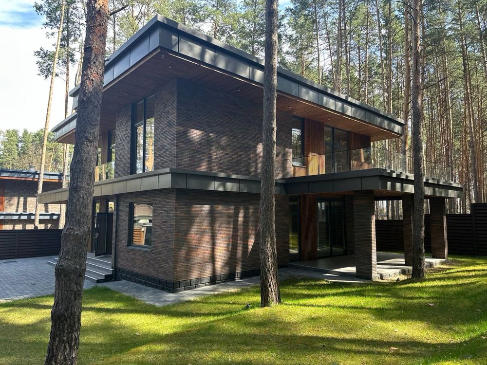 Продаж ексклюзивного будинку в лісі.