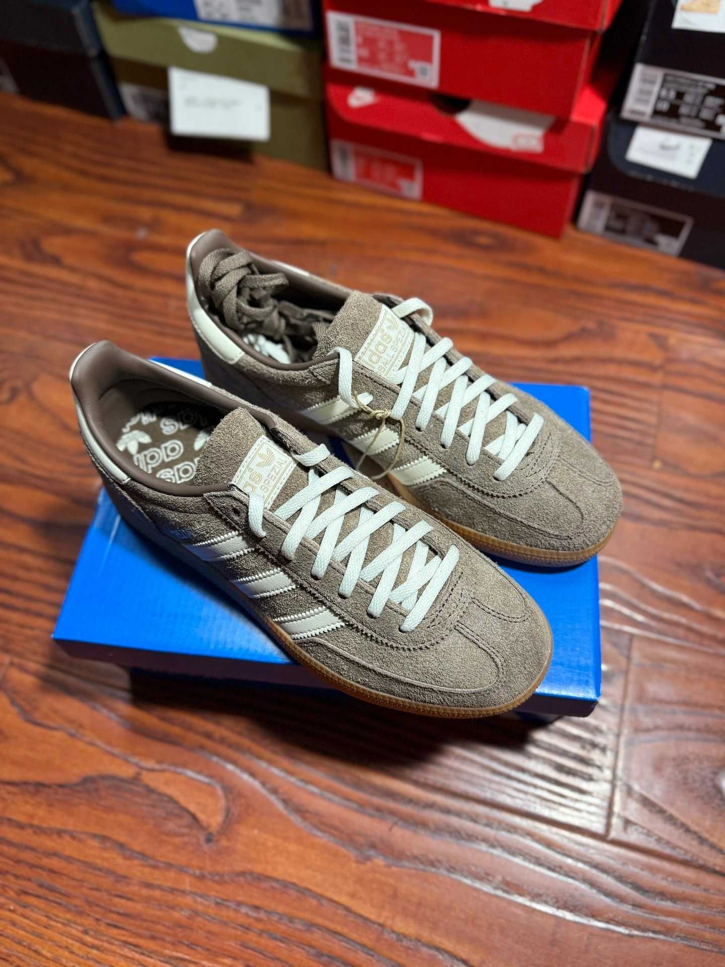 buty Espadryle adidas HandballSpezial brown Espadryle R.39