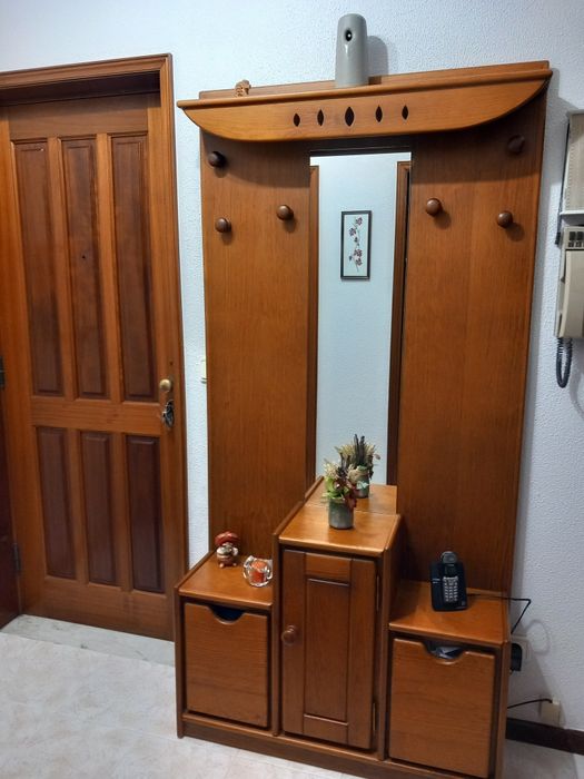 Móvel Bengaleiro de entrada