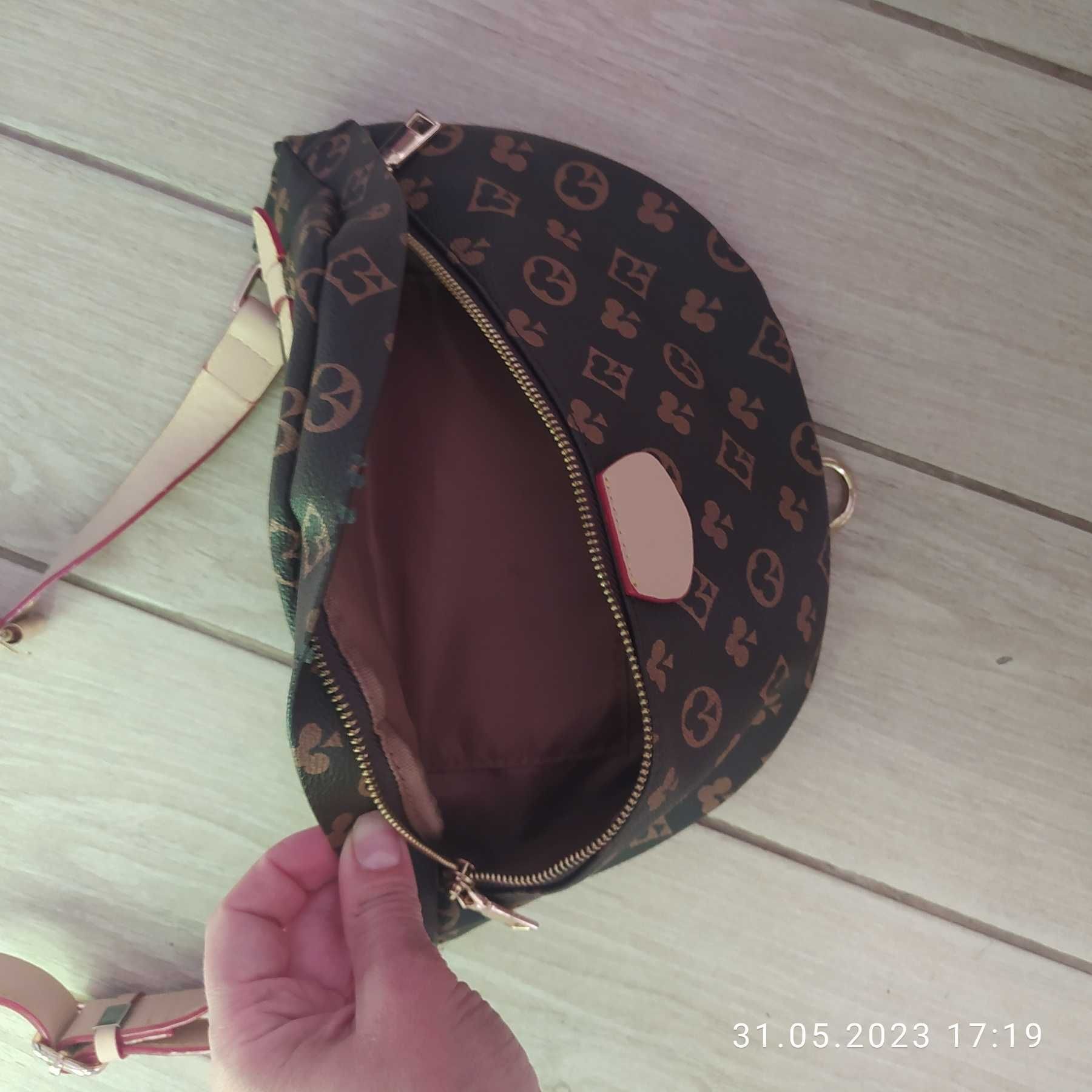 Сумка на пояс бананка Louis Vuitton Луї Вітон