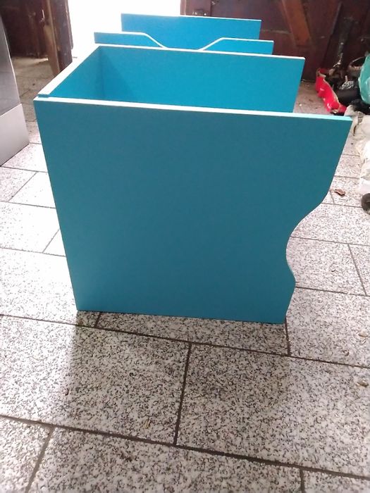 gavetas e portas para estante de cubos (tudo faço 20€ )