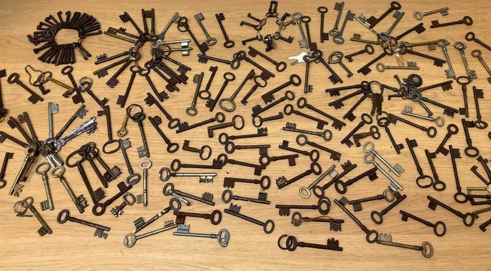 Chaves antigas 215 unidades vendo em separado