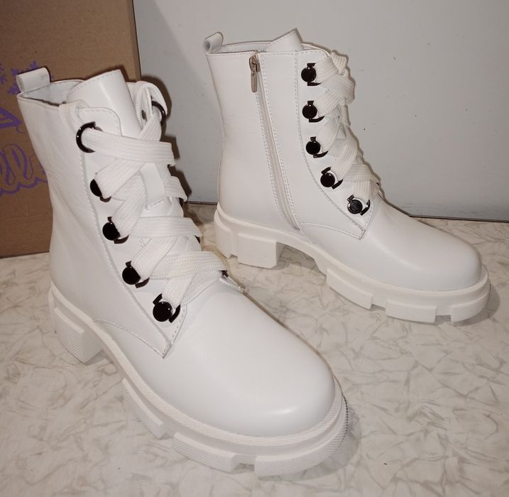 Женские кожаные зимние ботинки.