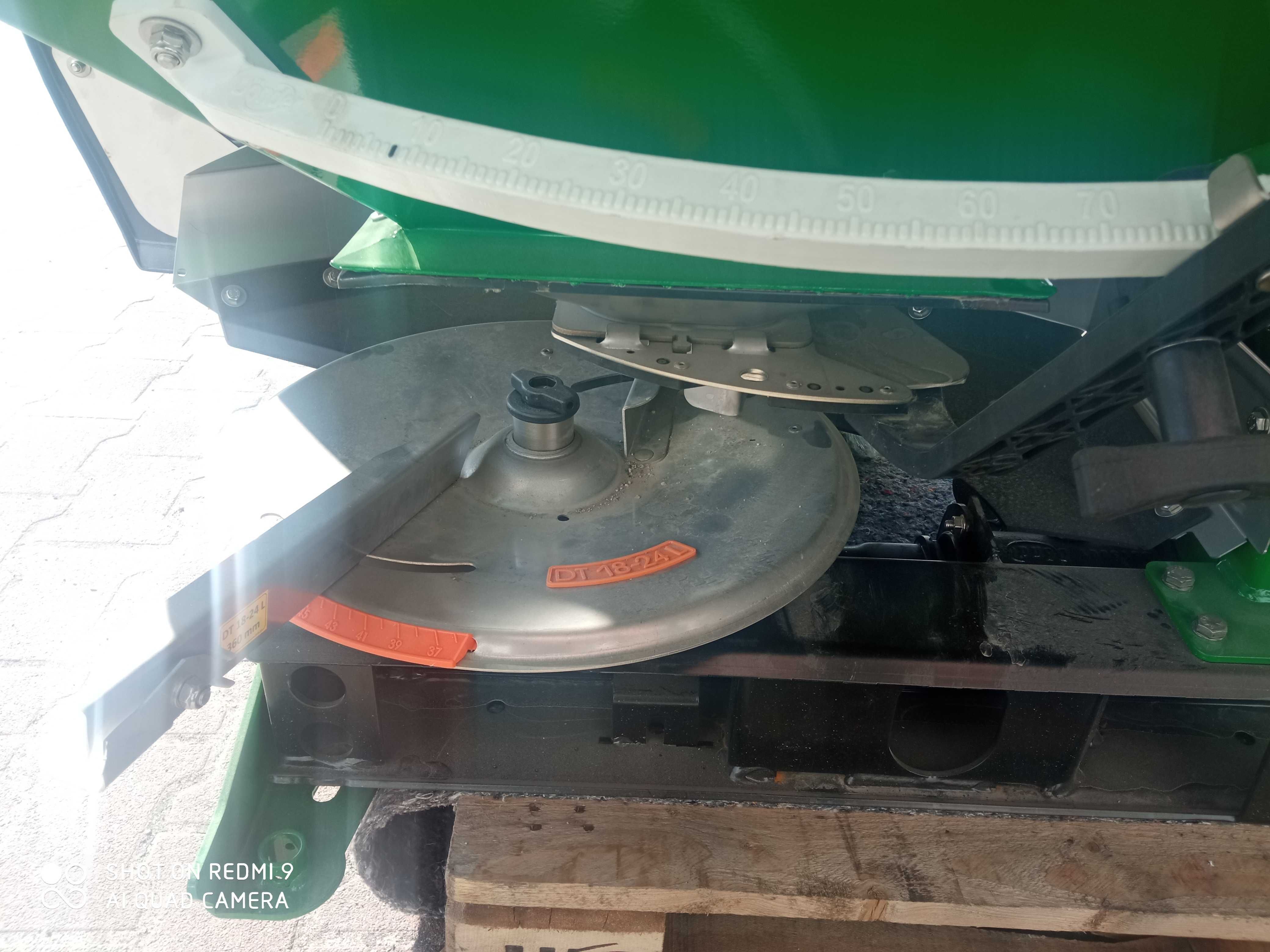 Rozsiewacz Nawozu 2500L Nowy Limiter. Donder