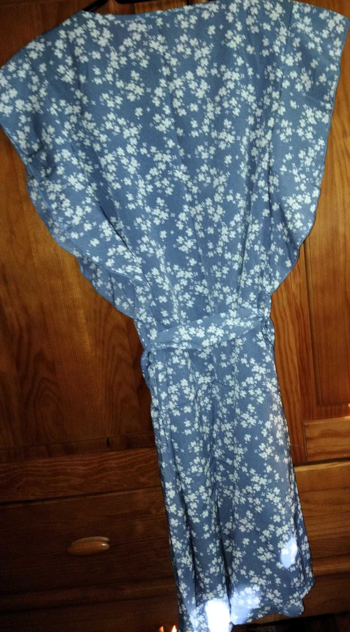2 Vestidos (10€ cada) + 1 Top (5€) – Sem uso!