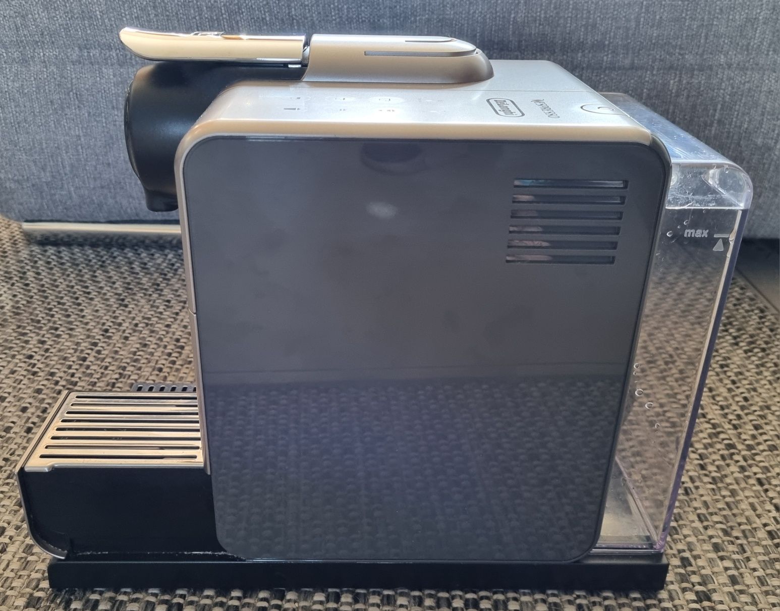 Ekspres kapsułkowy DeLonghi Nespresso EN550.S