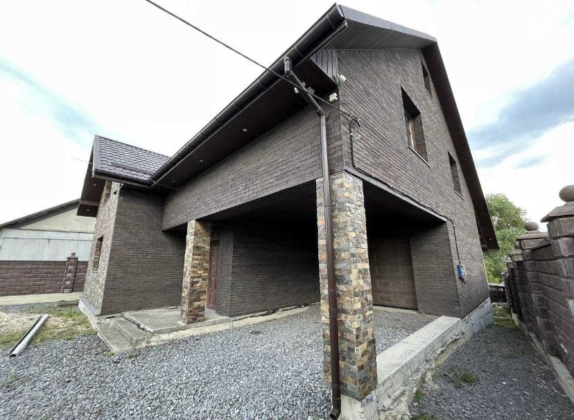 ВИГІДНА ПРОПОЗИЦІЯ! Добротний будинок у Корневі, є всі комунікації!