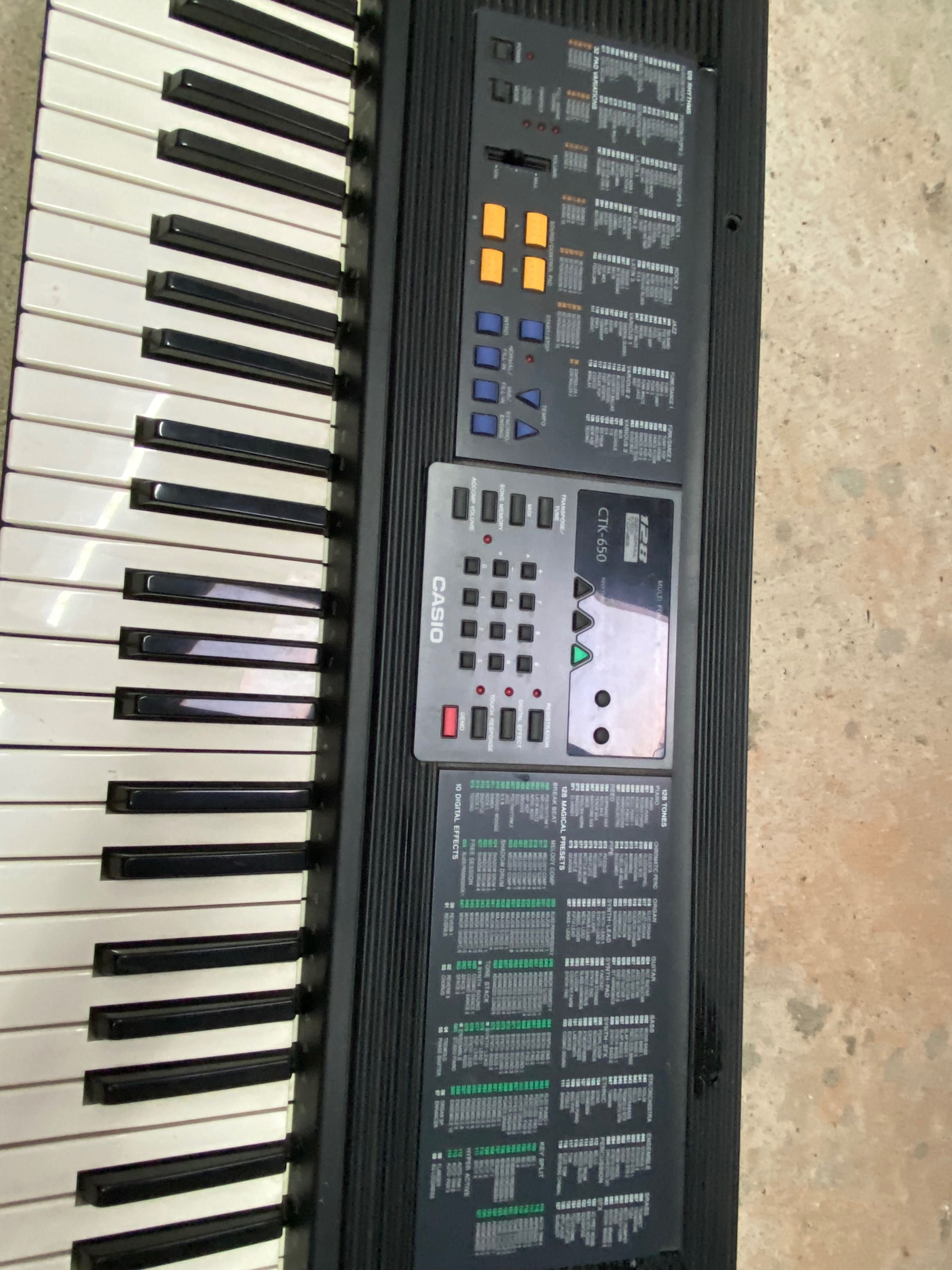 Teclado casio CTK-650