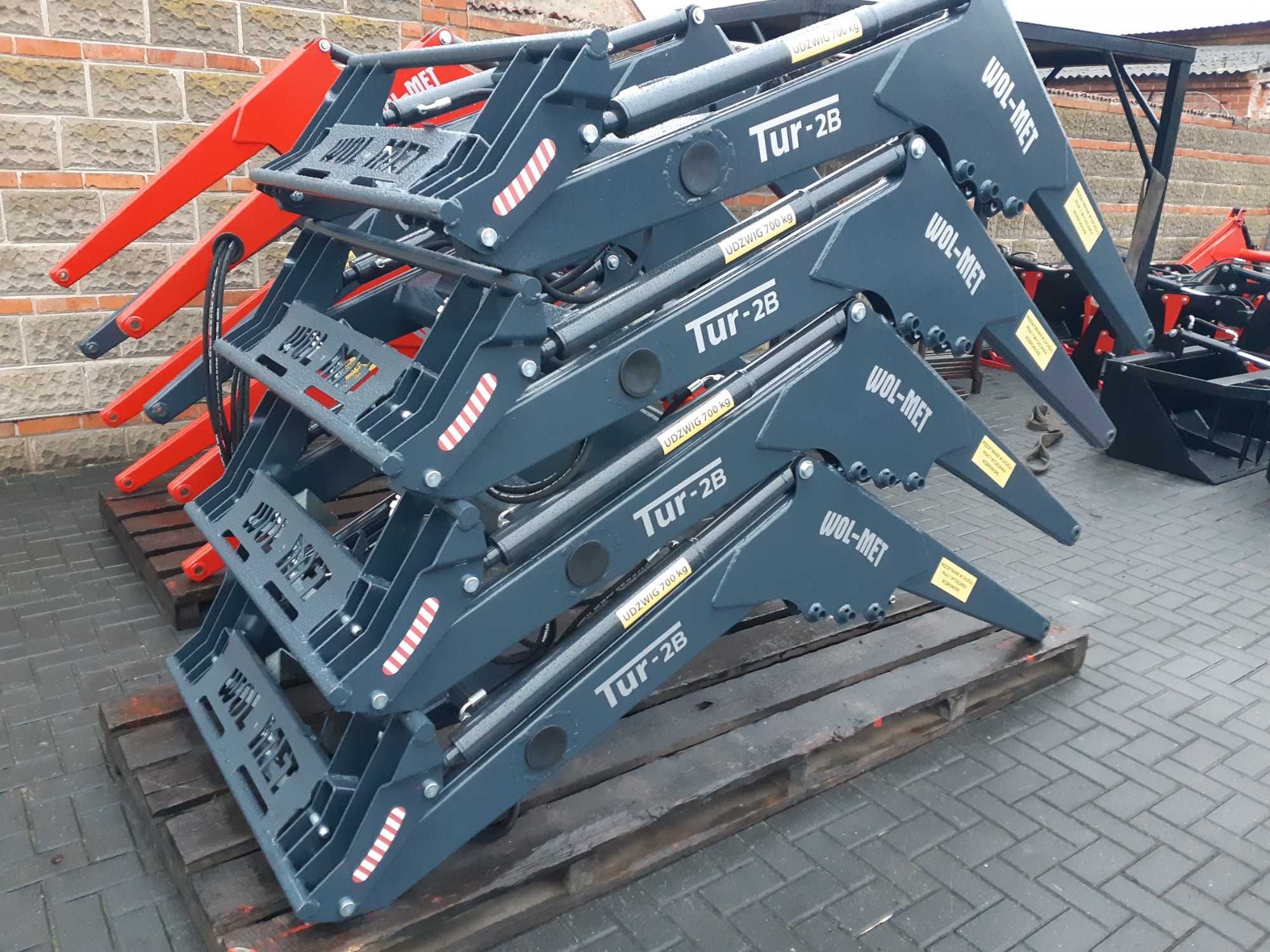 Ładowacz czołowy TUR 2.B c360 c330 zetor transport montaż osprzęt