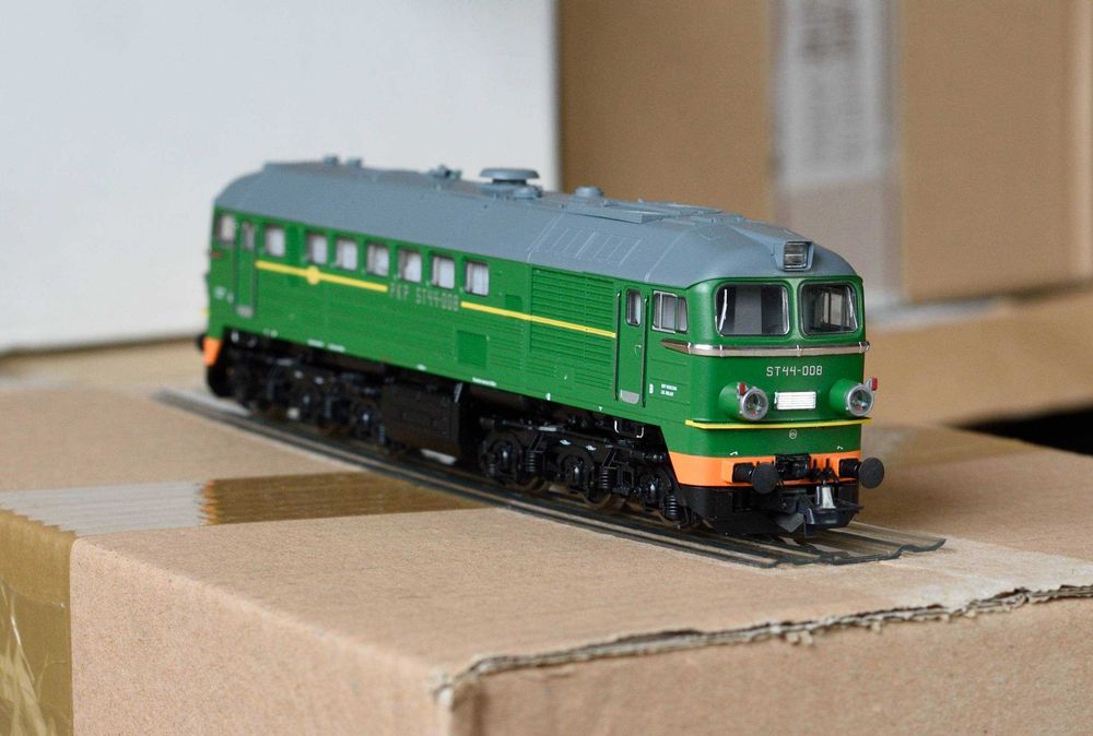Roco 62769 lokomotywa PKP ST44-008 DCC sound