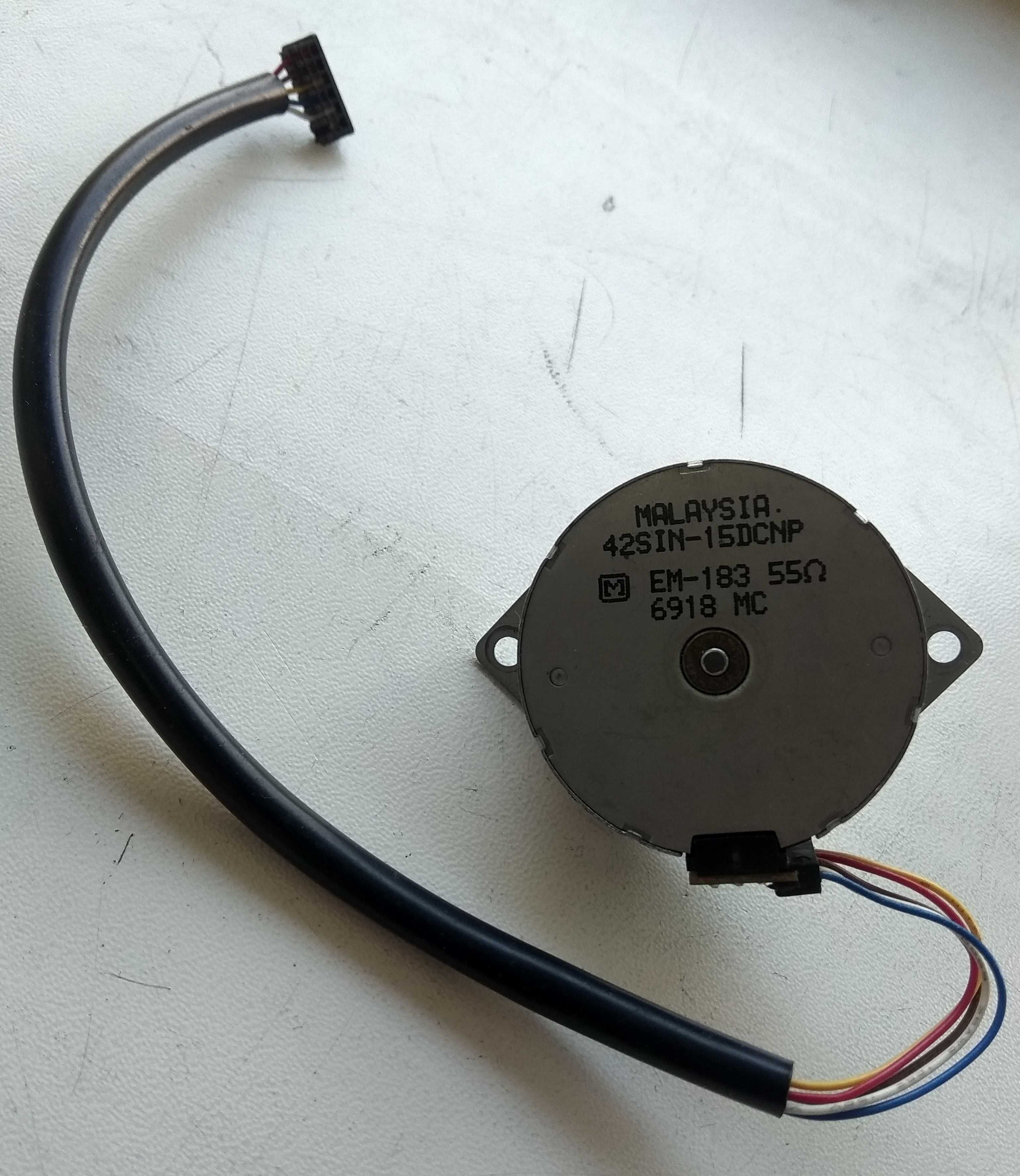 Шаговый двигатель EM-183 42SIN-15DCNP3