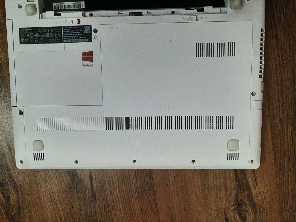 lenovo z50-70, i7 4510U, GeForce 840M, DDR3 8 GB,SSD 500GB  bez bater
