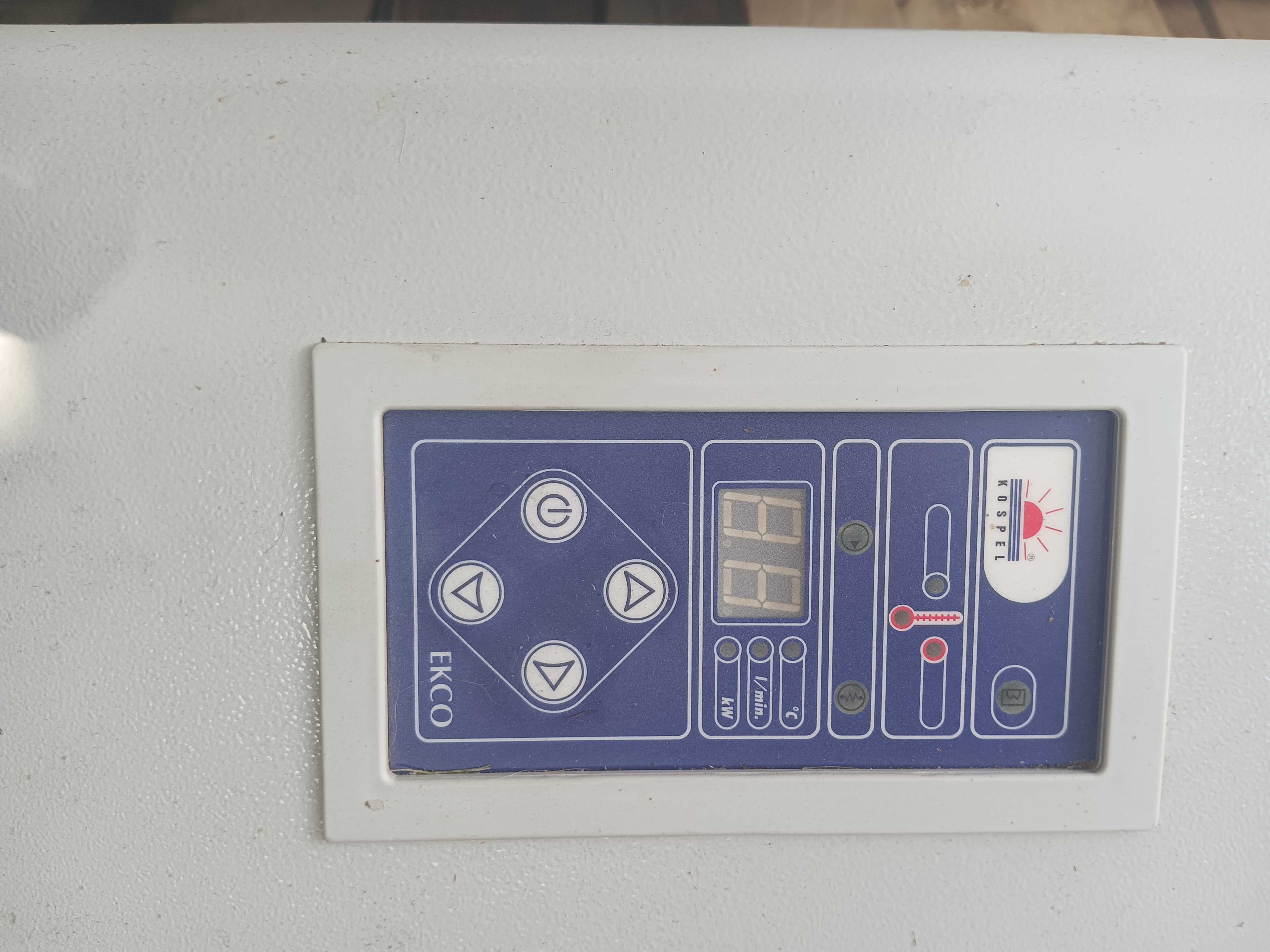 Boiler 80 l dodatkowo podgrzewacz wody