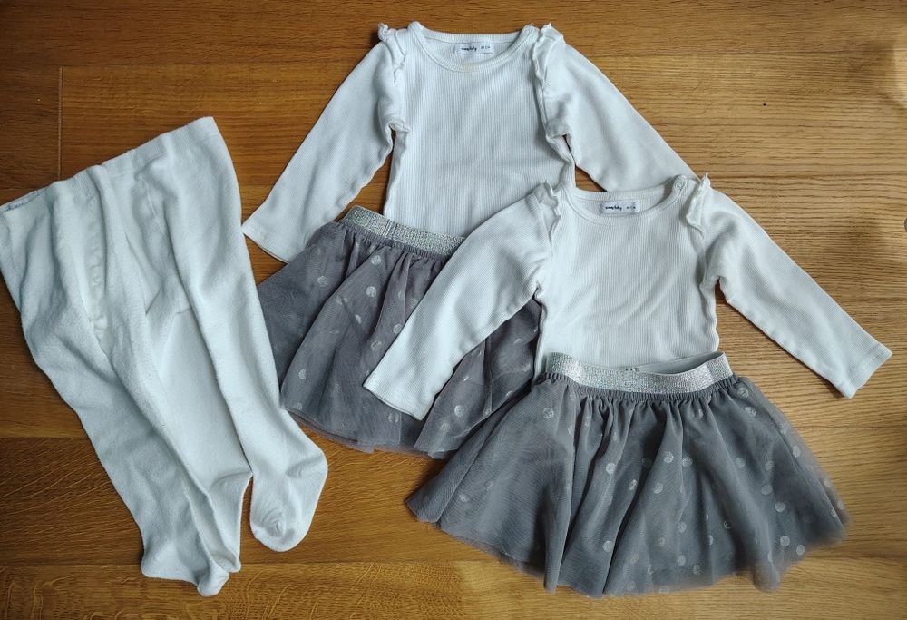 Komplet body i spódniczka SINSEY dla bliźniaczek rozm.80