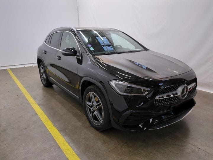 Mercedes-Benz GLA 250 e AMG Line