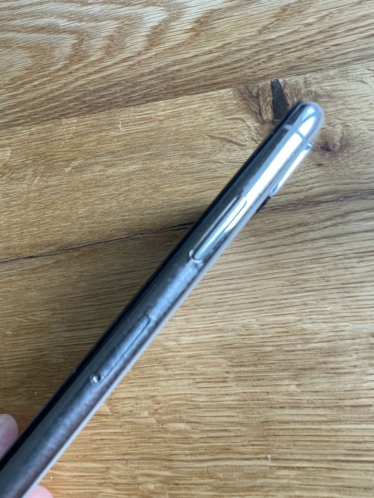 iPhone X Model MQAG2PM/A 256GB