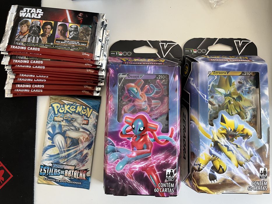 POKÉMON 2 decks + 1 saqueta Pokémon + 10 saqueta Star Wars
