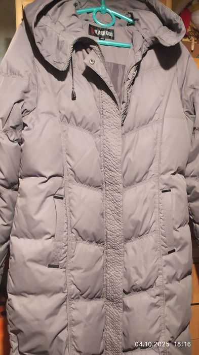Пуховик жіночий ''Flesh geo''.Розмір-48.