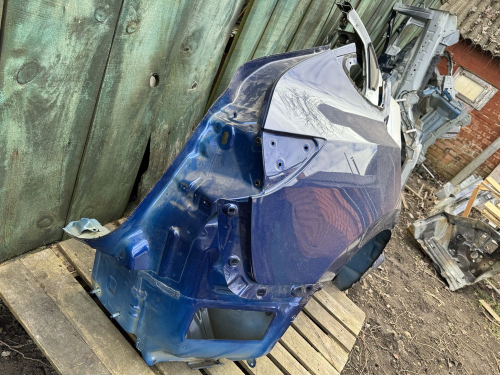 Tesla model Y Крило четвертина задня