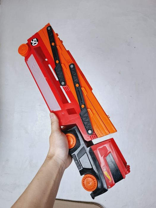 Машинка фура трейлер транспортировщик Хотвилс Hot Wheels Action