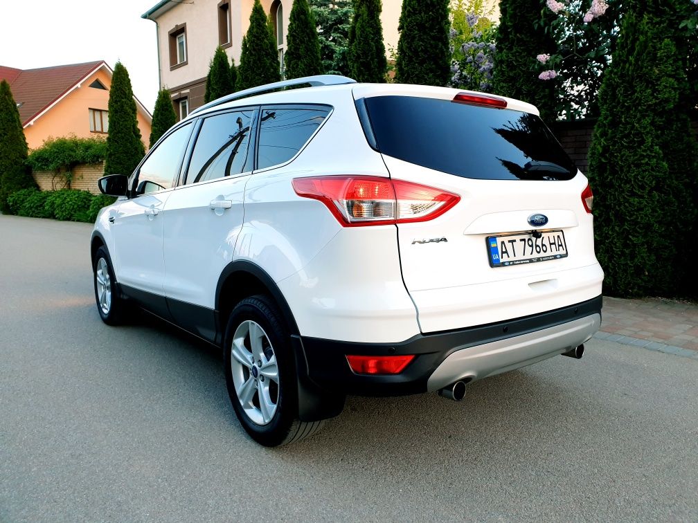 Ford Kuga 2015 official