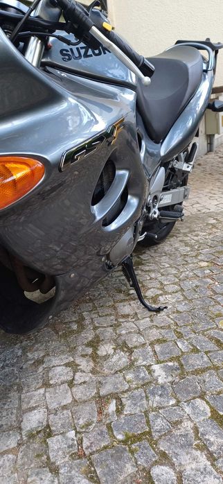 Suzuki gsx 750f 2004 de garagem