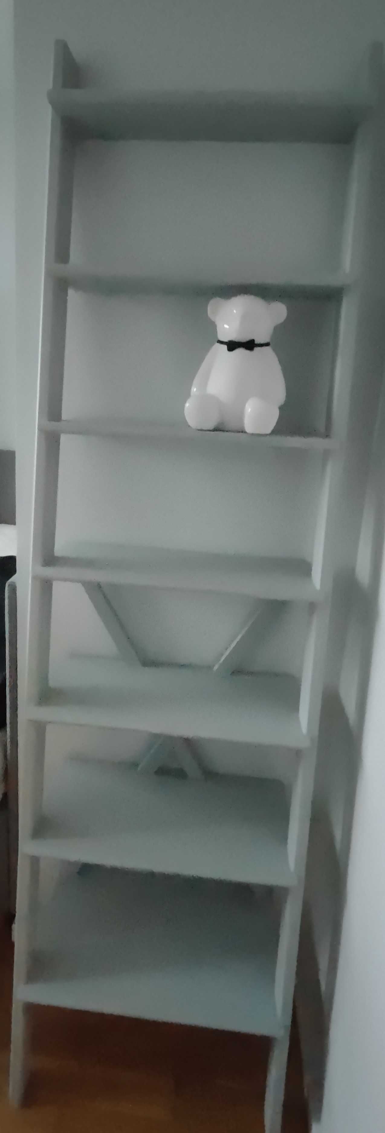 Regał-drabinka z kolekcji Scandi YoungDeco