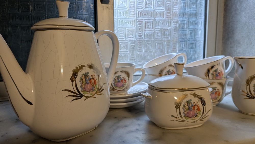 Conjunto de chá antigo