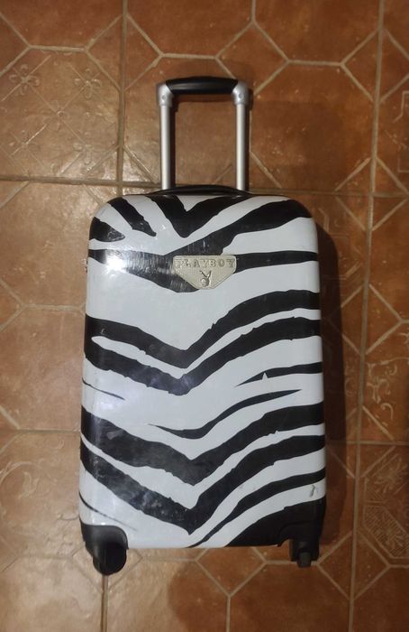 Валіза Playboy (S) 53х36х24 см підходить для ручної поклажі