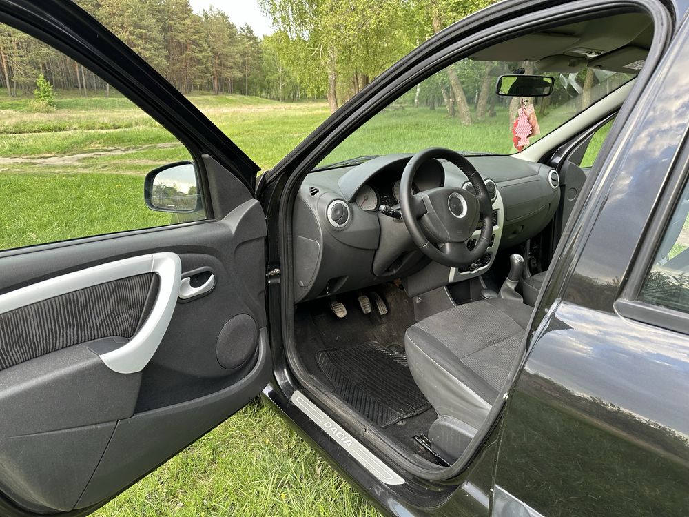 Продам автомобиль Dacia Logan MCV 2009