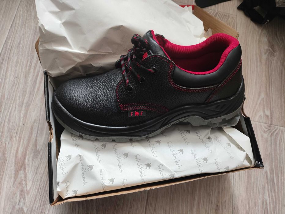 Робоче взуття, нове