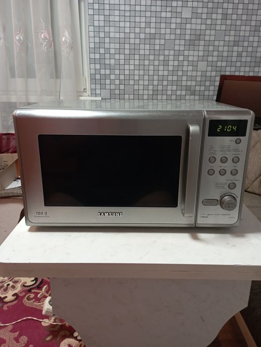 Мікроволнова піч SAMSUNG