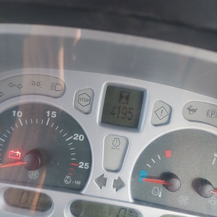 STEYR 9100M  4200 mth 2005r