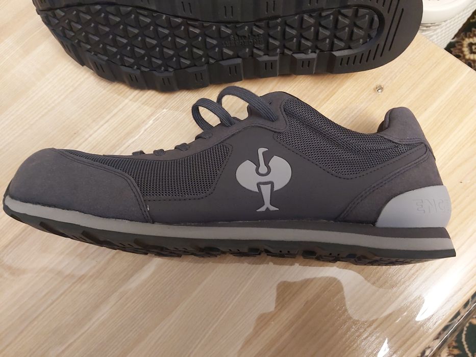 Кроссовки Strauss Engelbert, 49-51 размер, стелька 31-32 см , НОВЫЕ !!