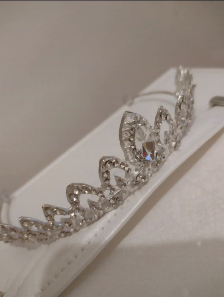 Tiara ślubna - ozdoba