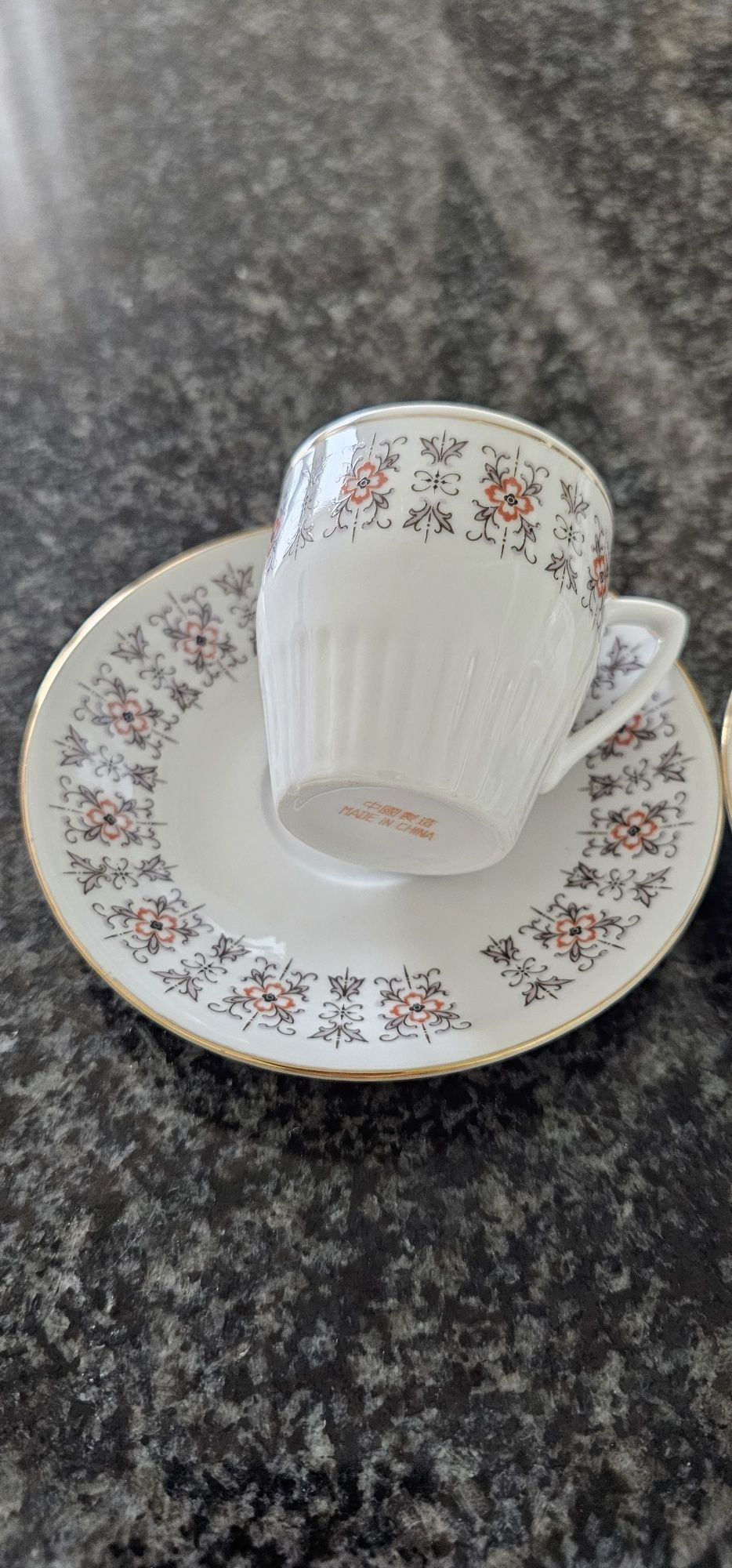 Chávenas de café (valor indicado é para as duas chávenas)